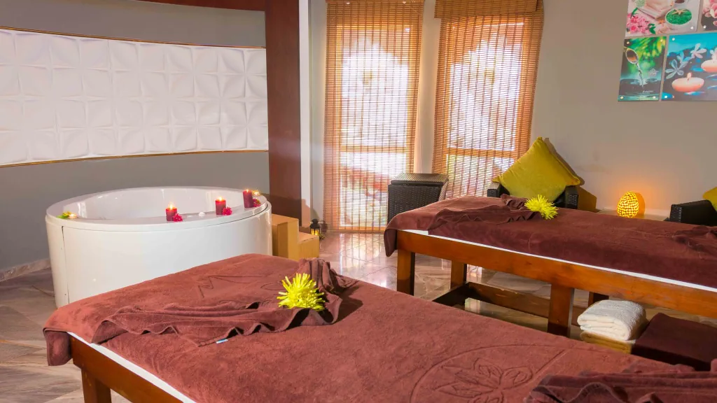 الفندق موفنبيك ريزورت - سوما باي